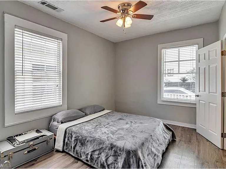 506 Old Wheat St Ne - Photo 2 of 13