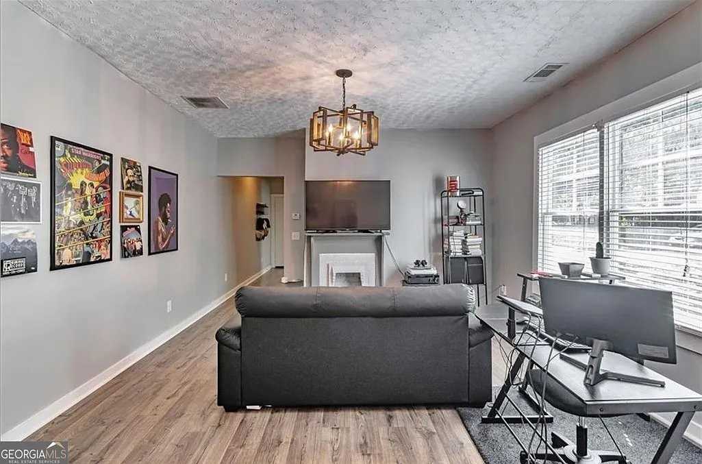 506 Old Wheat St Ne - Photo 5 of 13