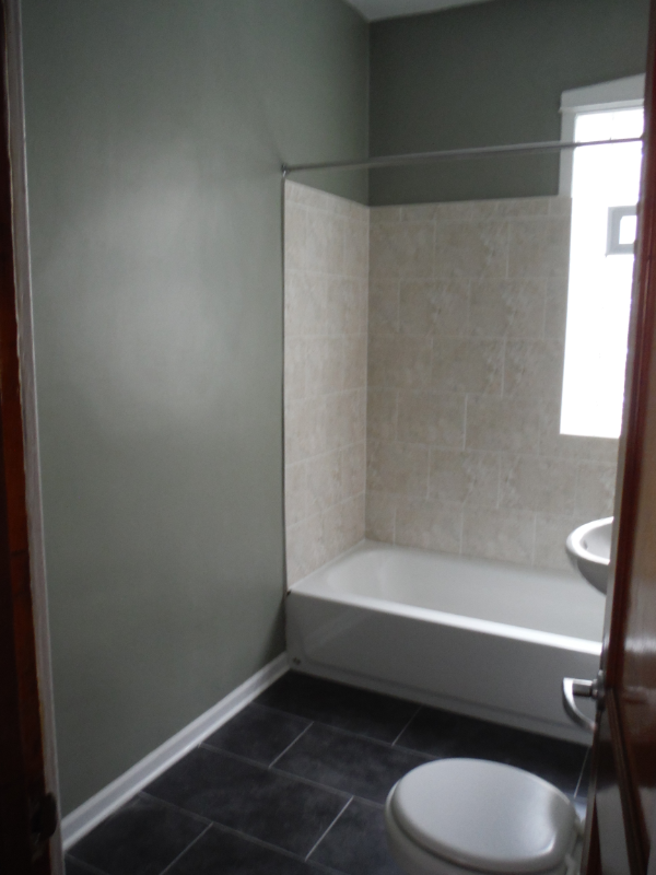 4924 W School St #2 - Photo 4 of 6