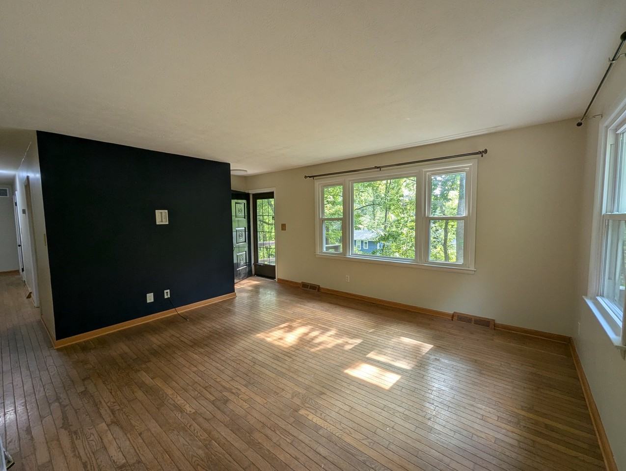 17 Lakeside Dr - Photo 5 of 17