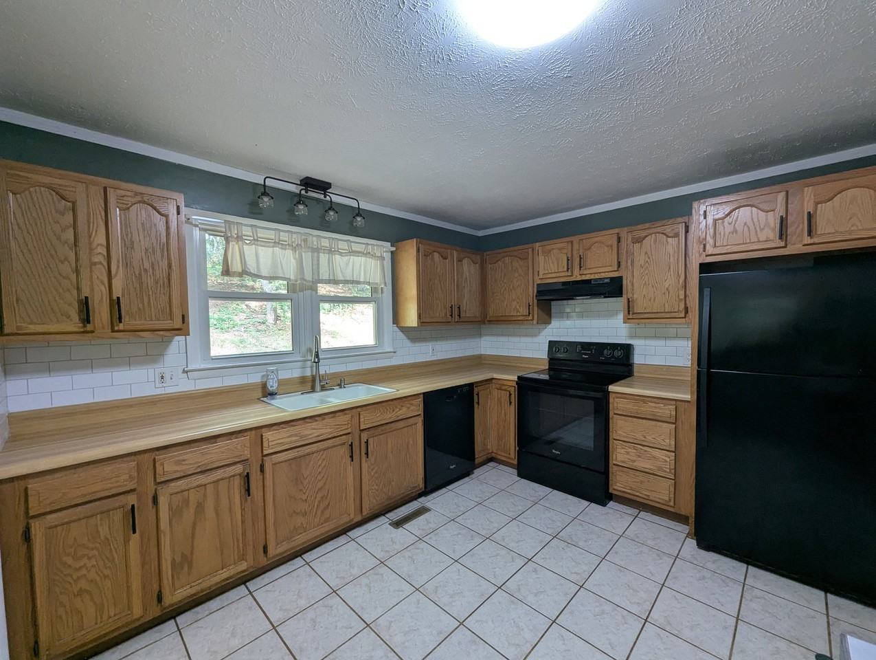 17 Lakeside Dr - Photo 7 of 17