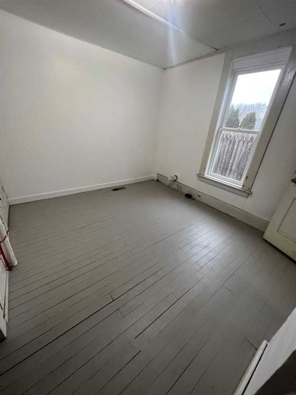 711 2nd St - Photo 7 of 7
