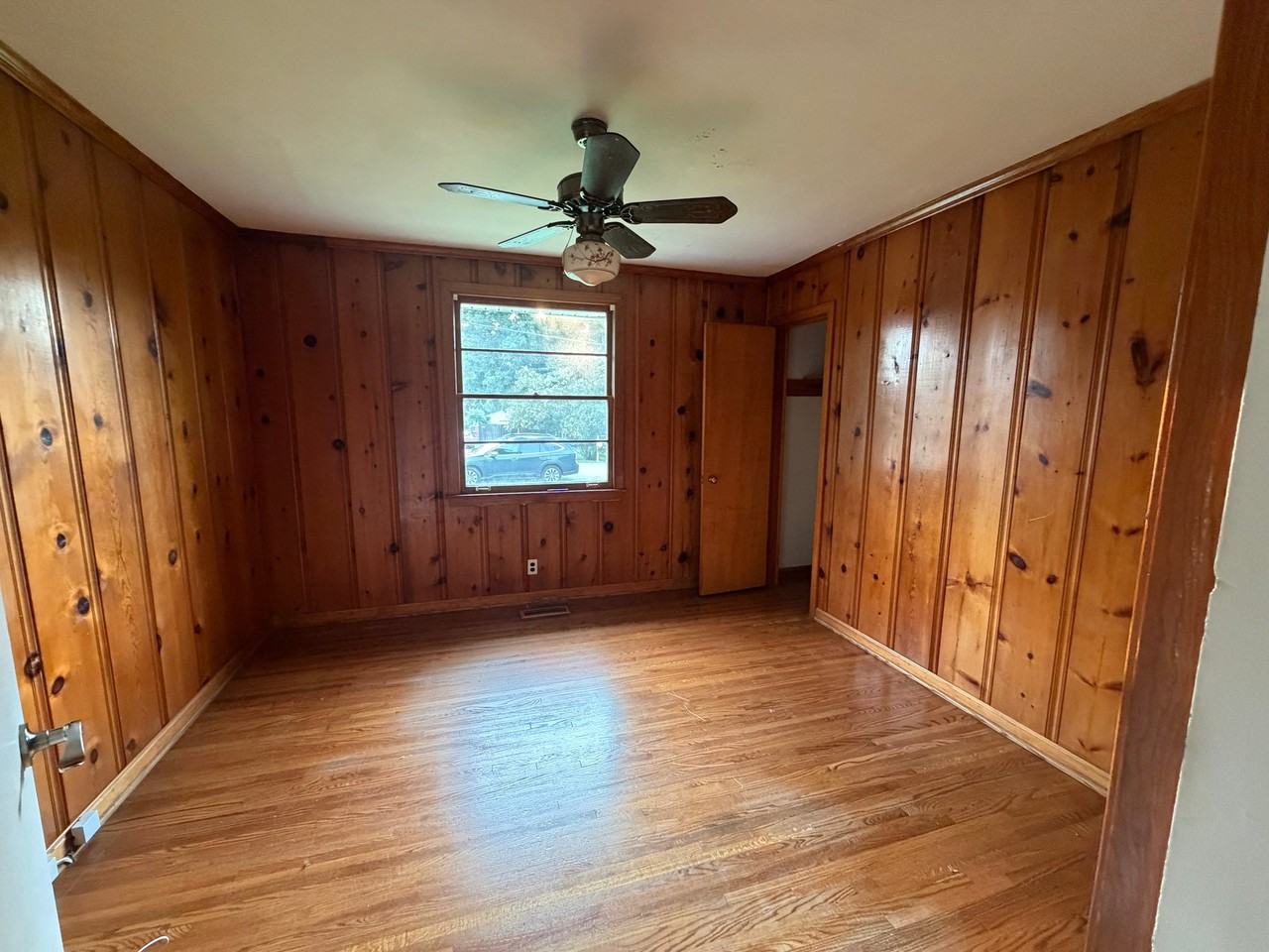 4306 Burrus St - Photo 5 of 11