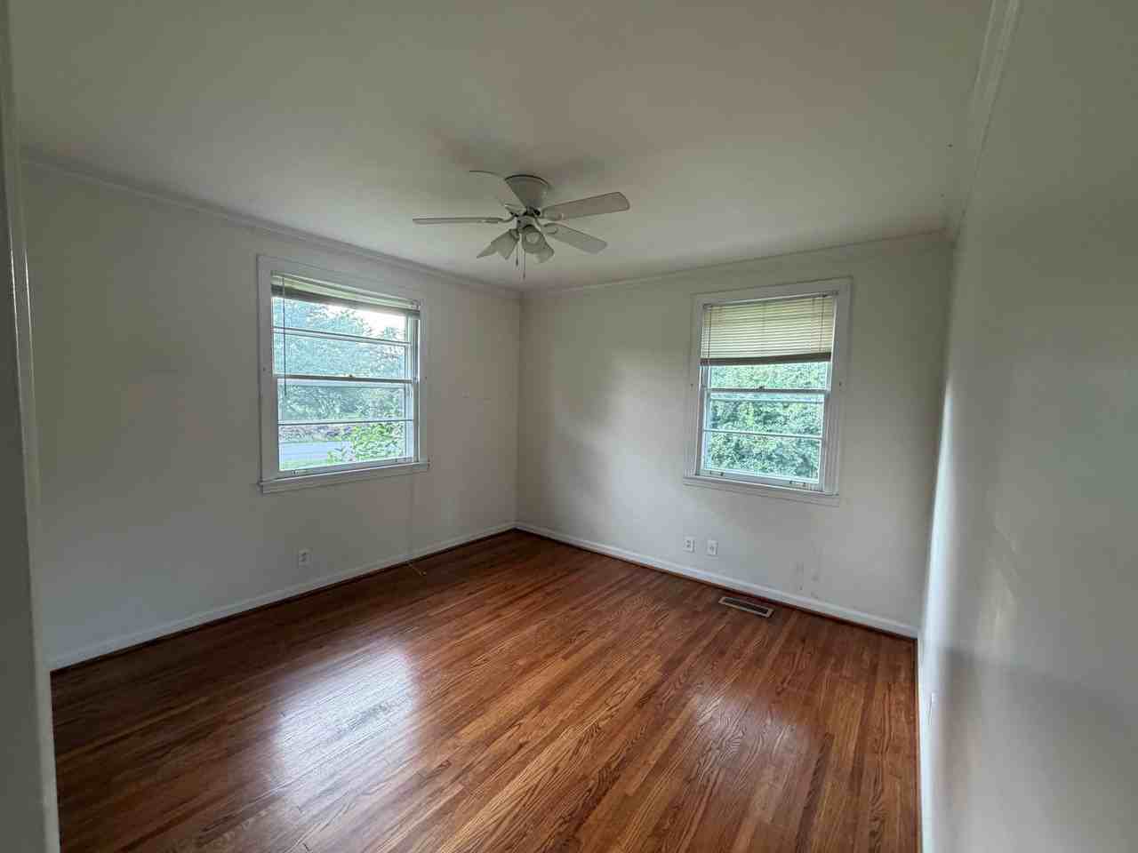 4306 Burrus St - Photo 6 of 11