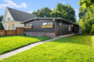 featured image of 945 N 7th St