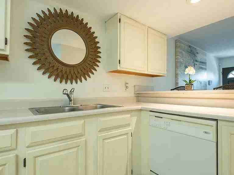 731 E Sherwood Hills Dr - Photo 4 of 20