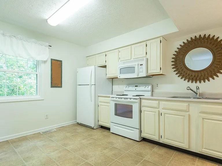 731 E Sherwood Hills Dr - Photo 6 of 20