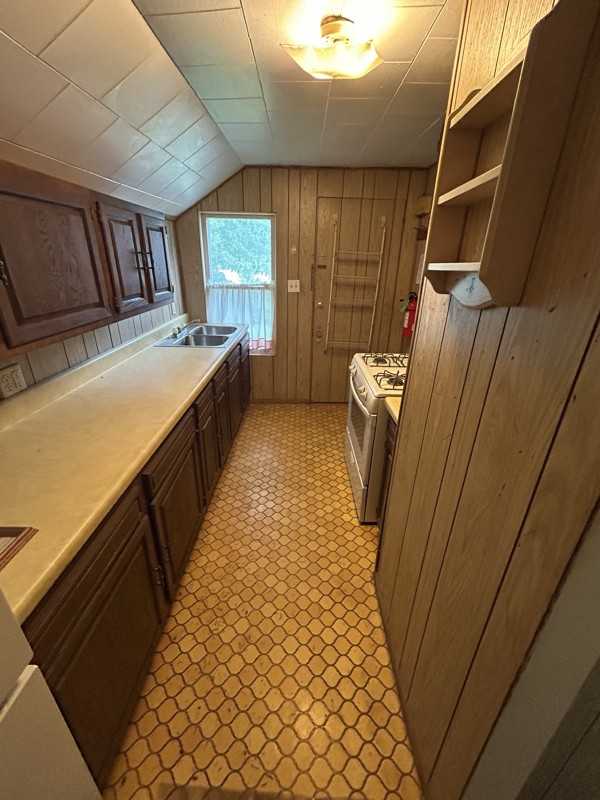 115 W 15th St #3 - Photo 3 of 6