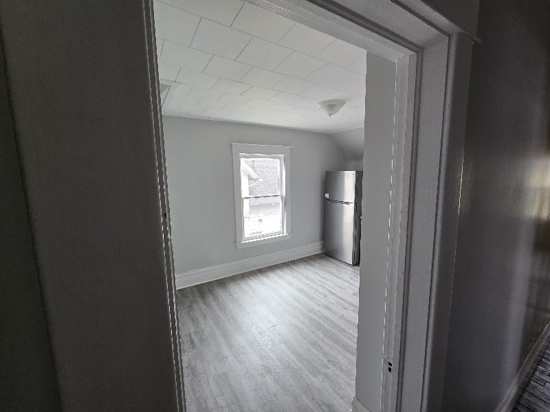 914 Clinton Ave #2 - Photo 4 of 17
