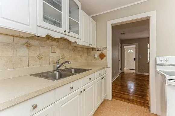6119 38th Ave N #4 - Photo 4 of 12