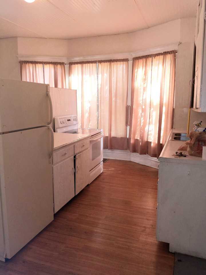 1631 Claremont Ave - Photo 5 of 11