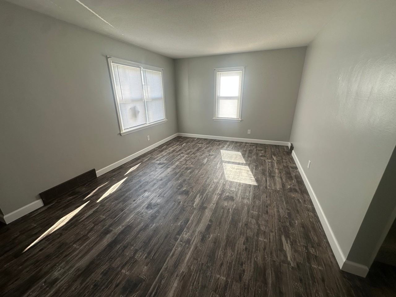 458 Joan Ave - Photo 3 of 11