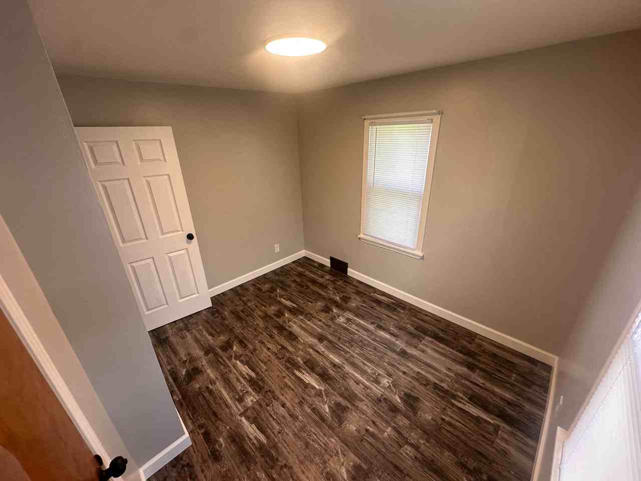 458 Joan Ave - Photo 5 of 11
