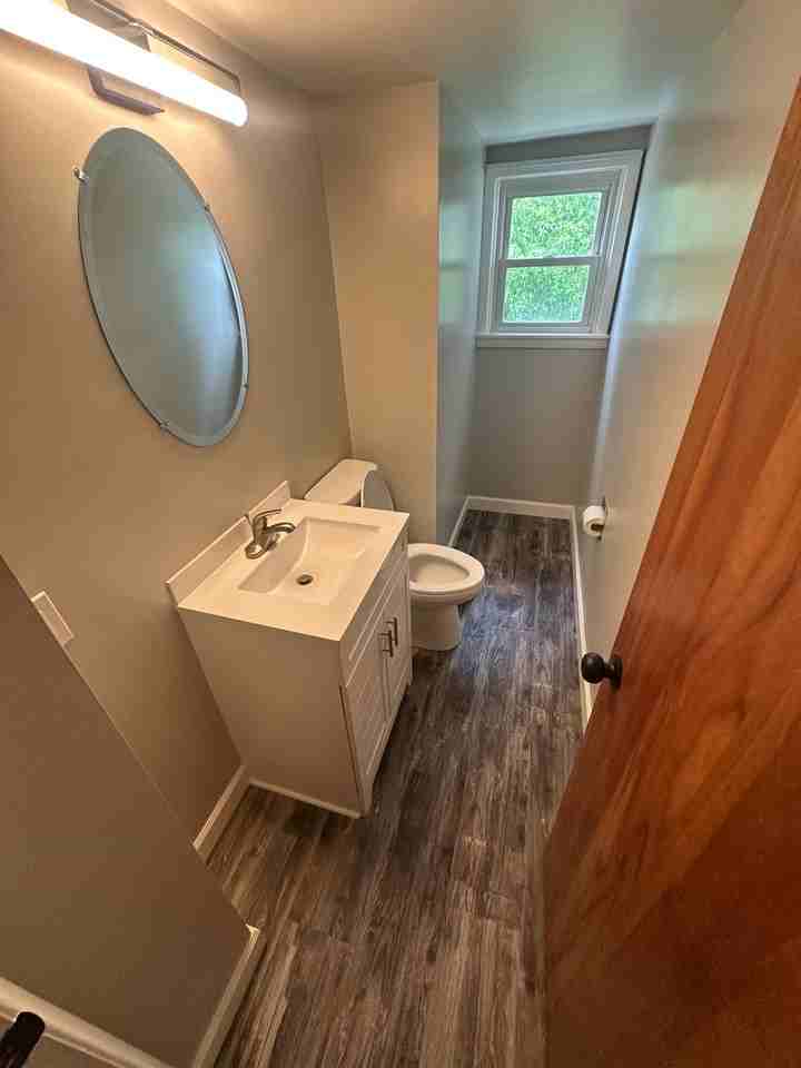 458 Joan Ave - Photo 7 of 11