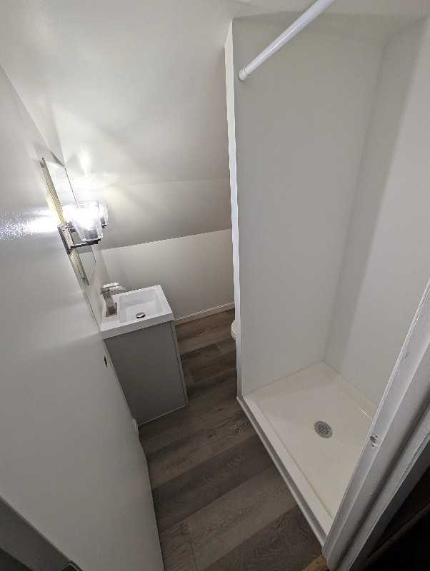 256 Sargent Rd #B - Photo 4 of 5