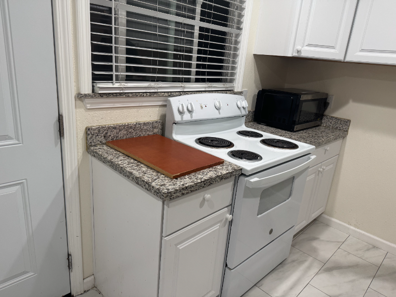 914 Mccreery Ave - Photo 5 of 9