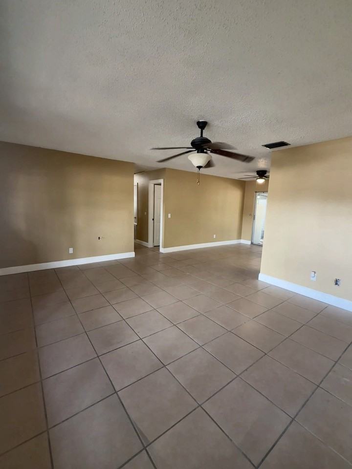 608 60th Avenue Dr W - Photo 3 of 9