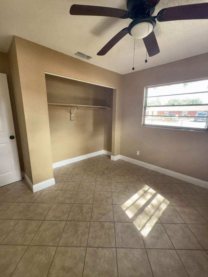 608 60th Avenue Dr W - Photo 4 of 9