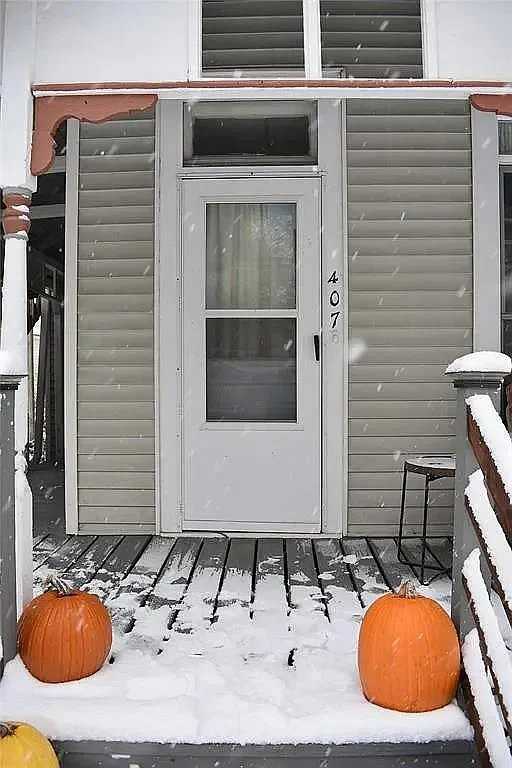 407 Walnut St #A - Photo 2 of 8