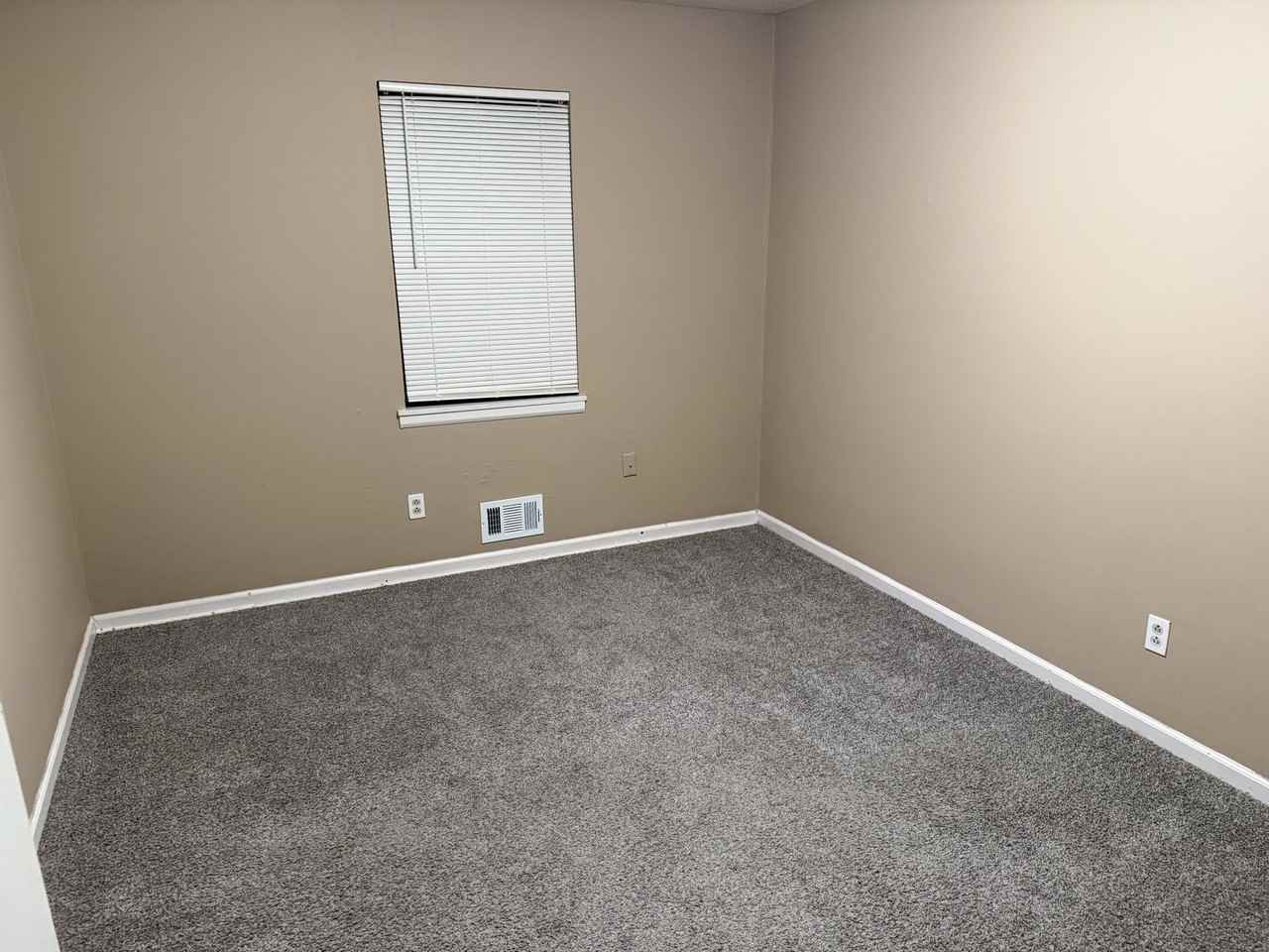 11610 Ivanhoe Ct #11610 - Photo 6 of 13