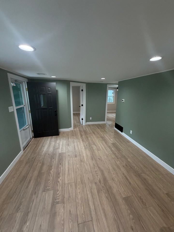 250 N Levasseur Ave - Photo 3 of 12