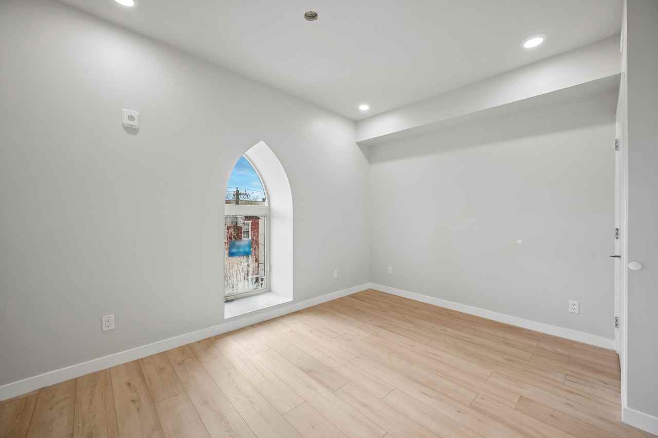 3727 Baring St #A - Photo 4 of 16