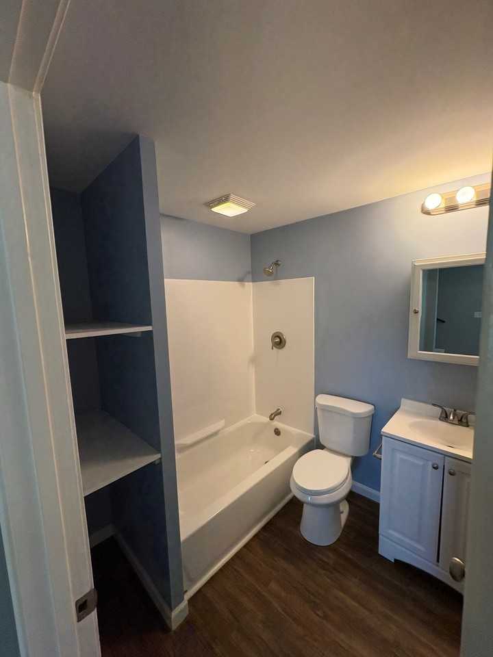 329 W South St #4 - Photo 3 of 6