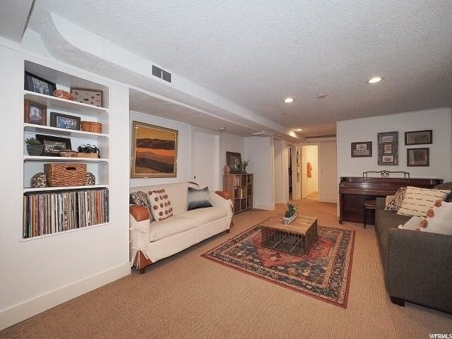 867 E Holly Ave - Photo 5 of 20