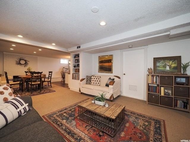 867 E Holly Ave - Photo 6 of 20