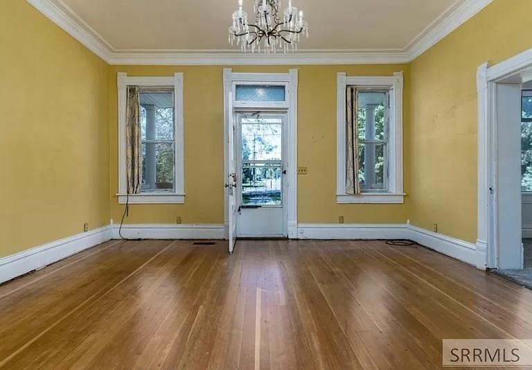 381 Wn - Photo 3 of 19