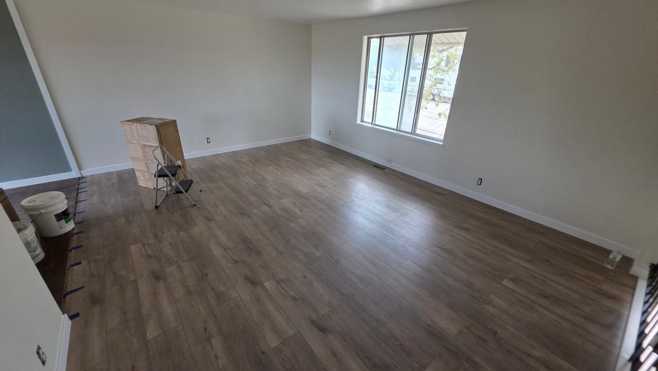 106 Freedom Dr - Photo 2 of 12