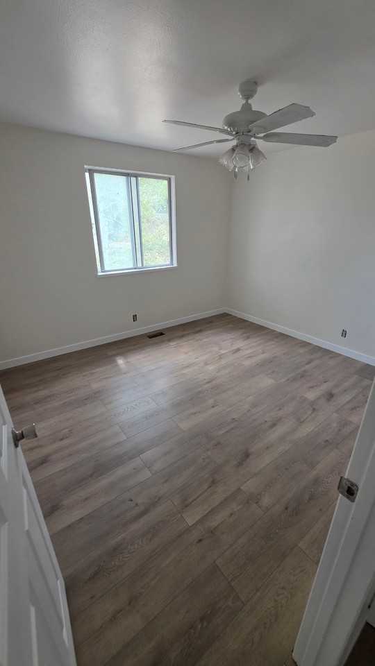 106 Freedom Dr - Photo 5 of 12