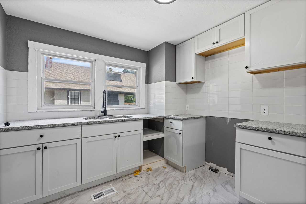 3828 Chestnut Ave - Photo 5 of 18