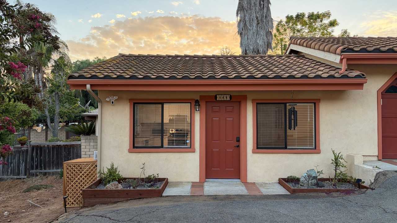1527 Calavo Rd - Photo 5 of 20