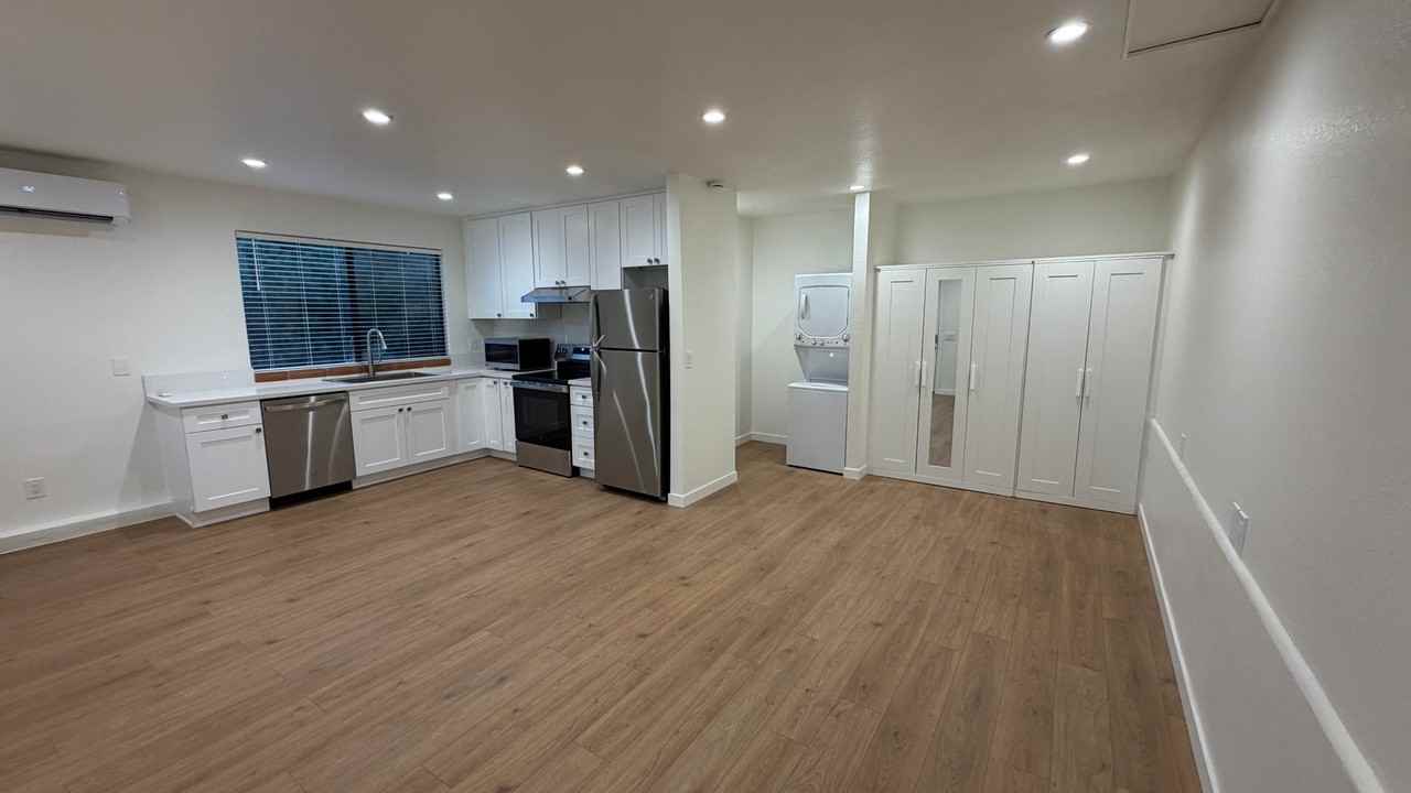 1527 Calavo Rd - Photo 6 of 20