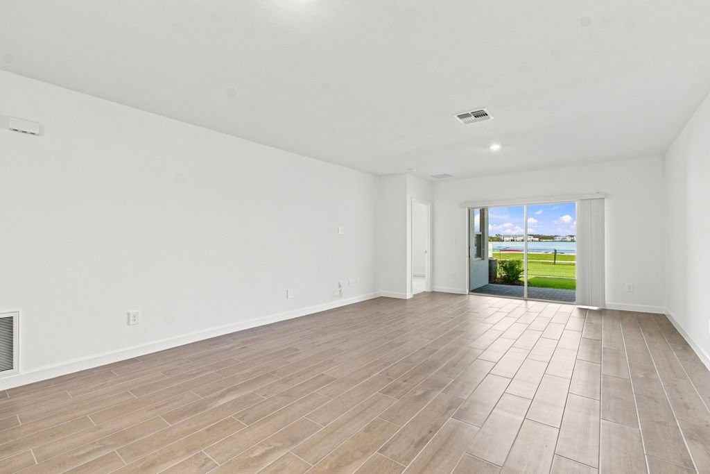 10835 Sparkly Way - Photo 7 of 34
