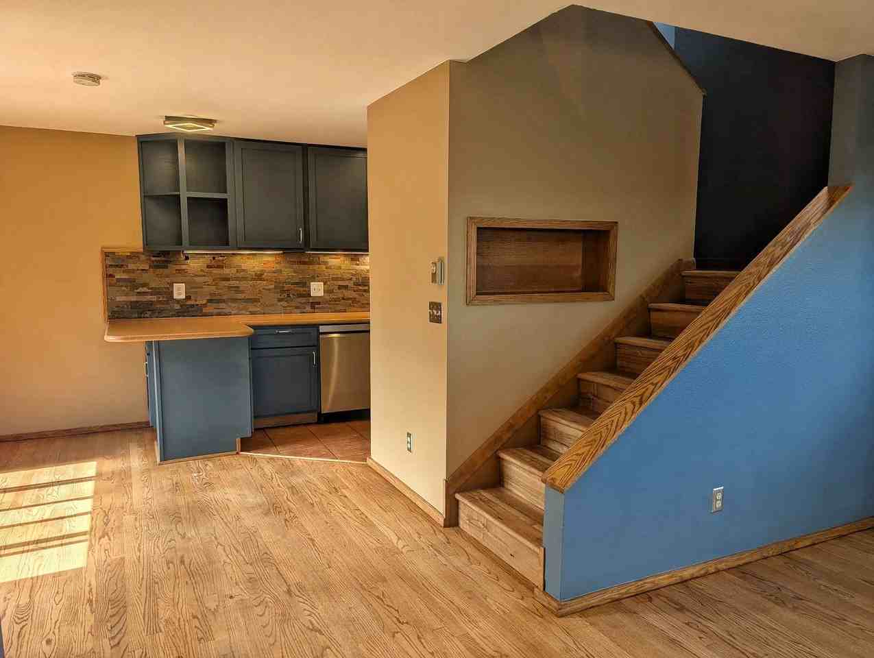 821 Shoshone Pl - Photo 6 of 33