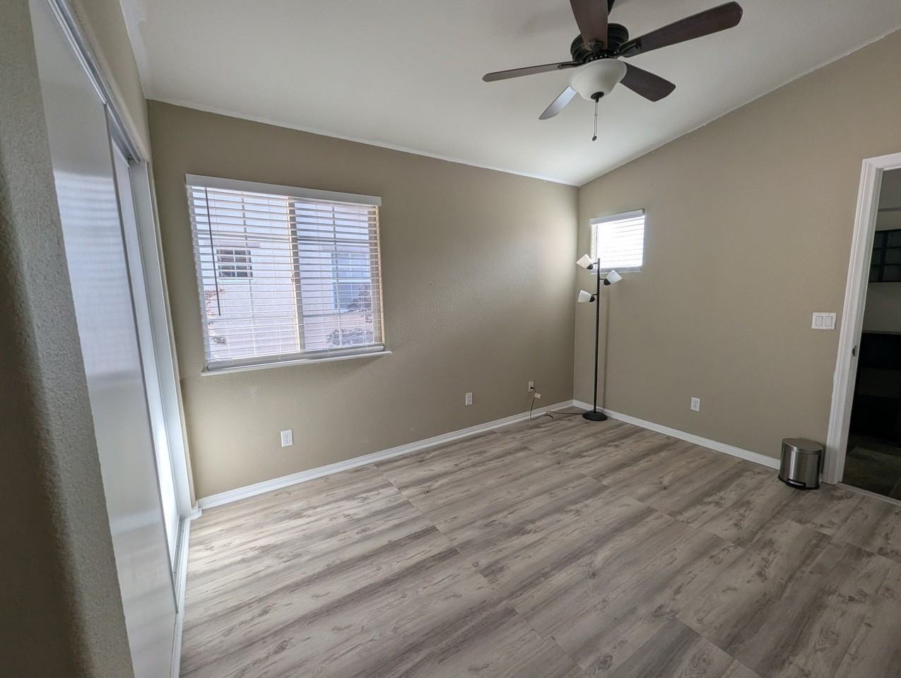 2320 S Broadway - Photo 2 of 12