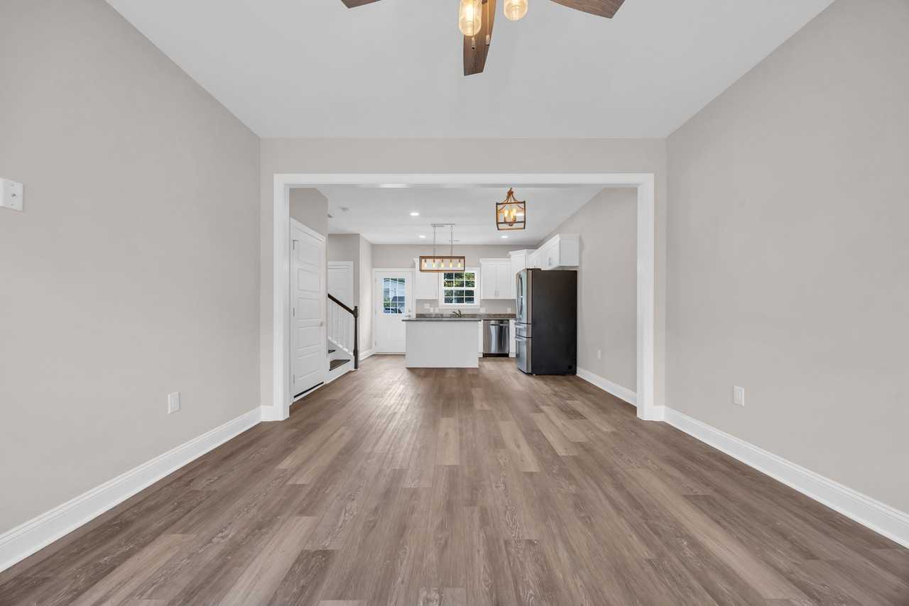 900 62nd Ave N #3C - Photo 3 of 20