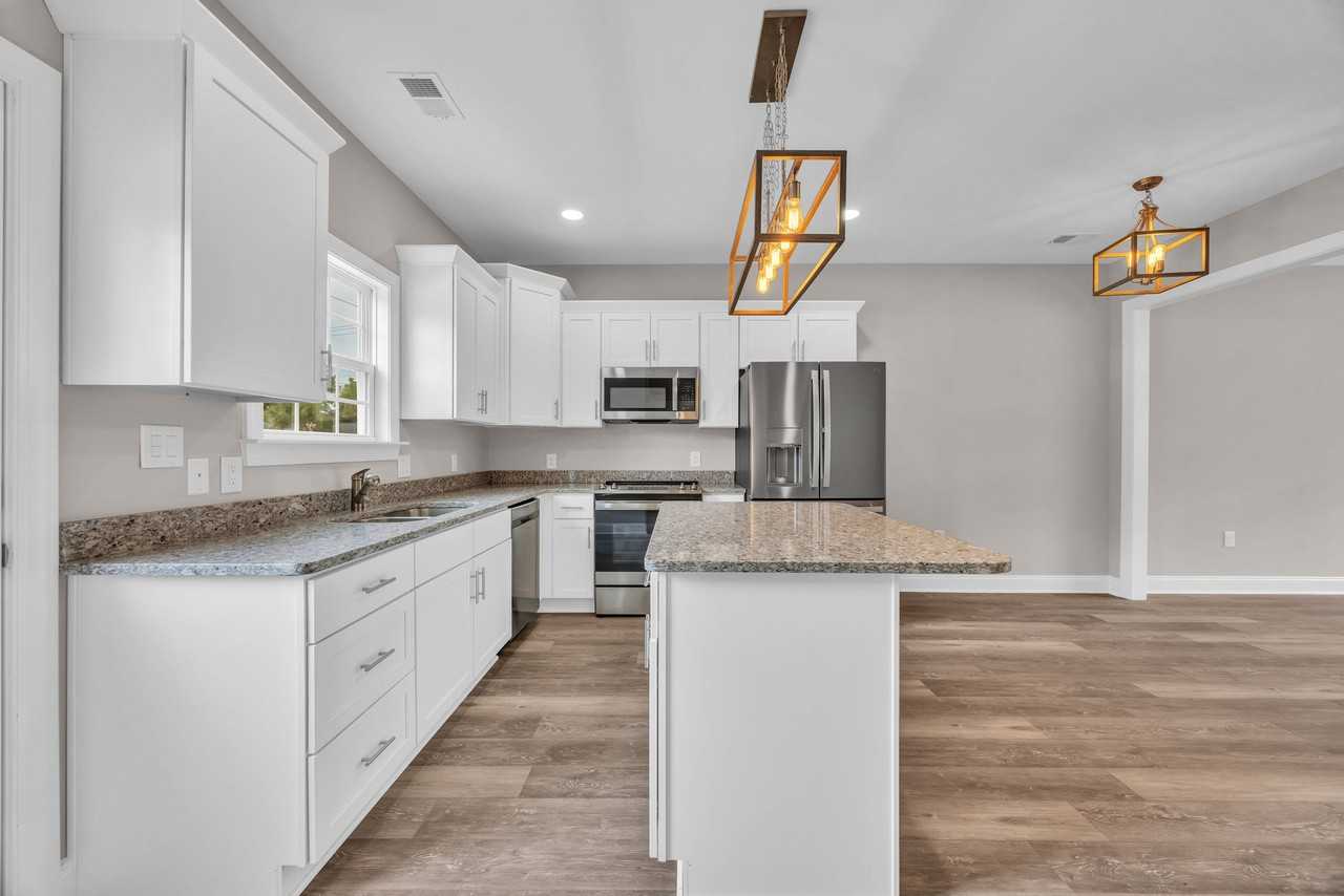 900 62nd Ave N #3C - Photo 6 of 20