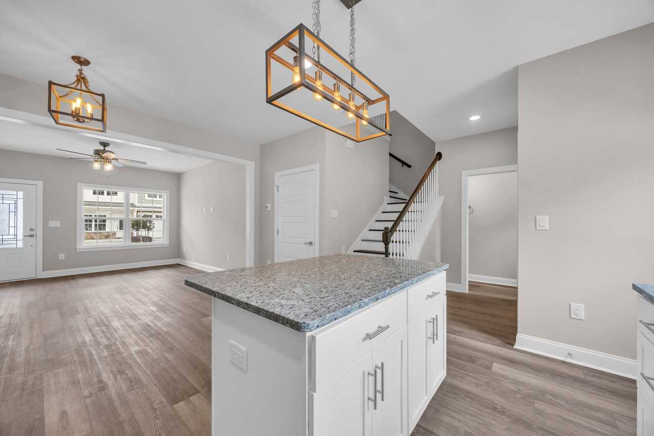 900 62nd Ave N #3C - Photo 7 of 20