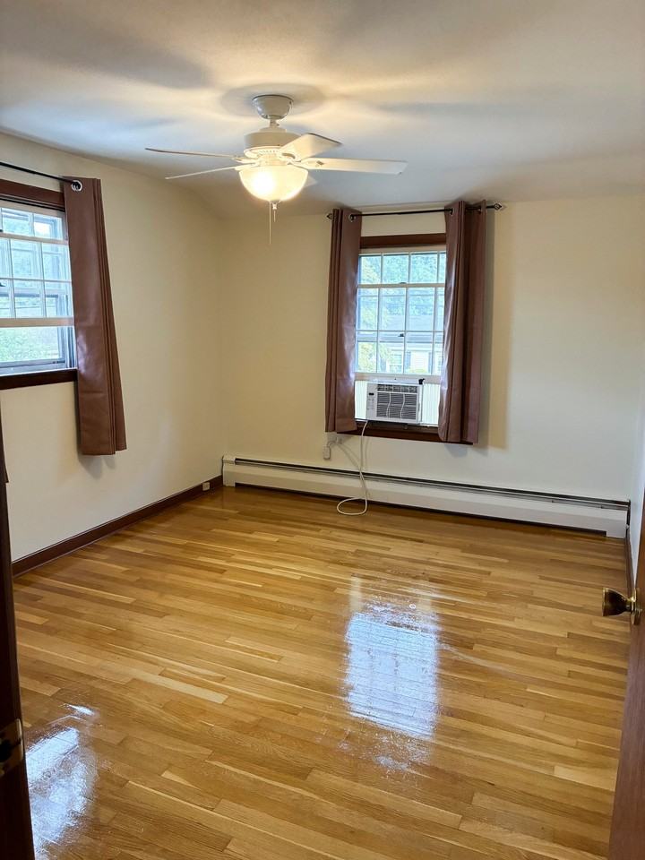 3 Lincoln Ave #2R - Photo 2 of 7