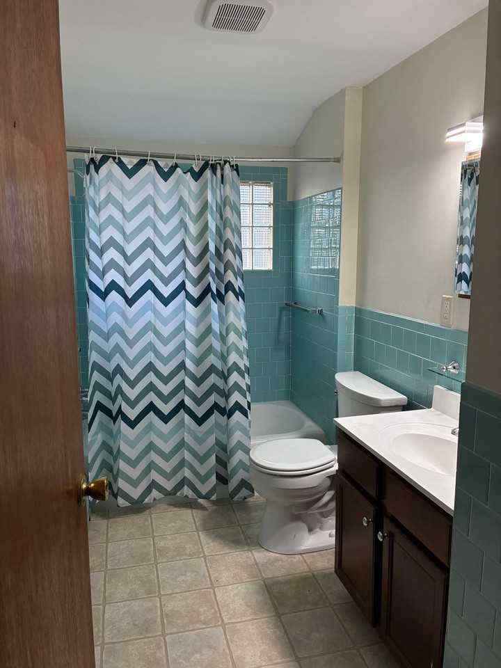3 Lincoln Ave #2R - Photo 4 of 7