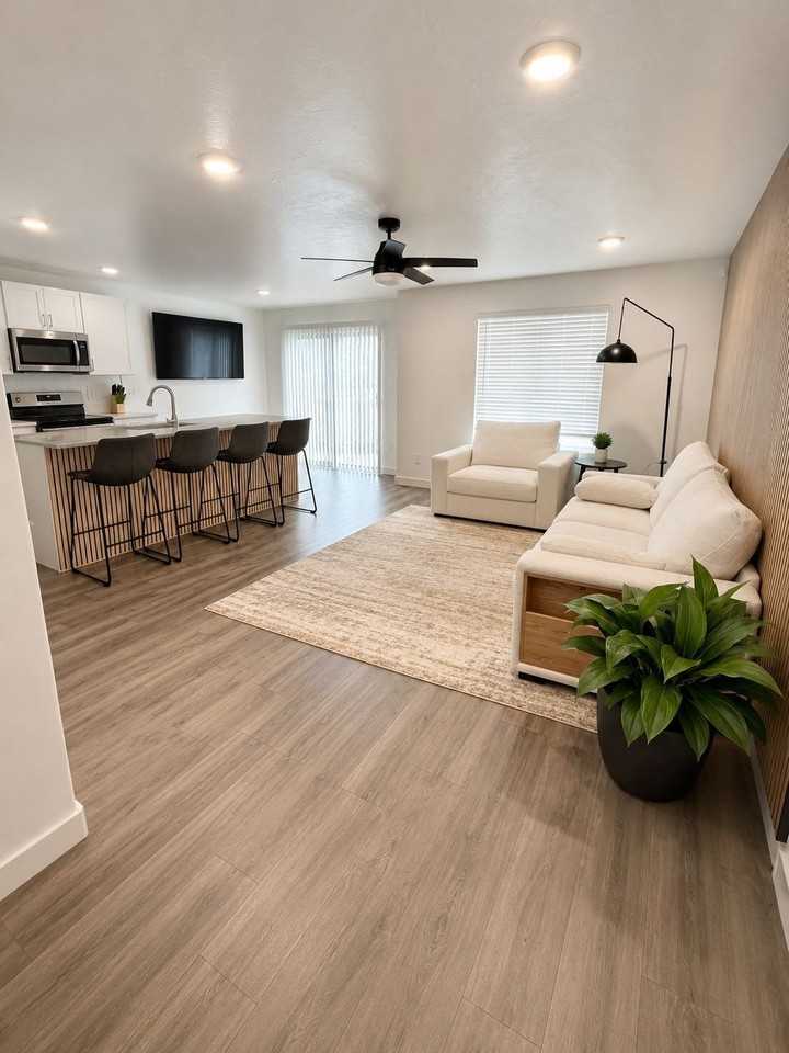 1073 E Jack Dr - Photo 5 of 32