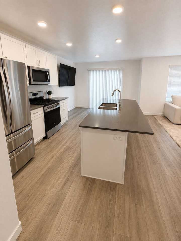 1073 E Jack Dr - Photo 6 of 32