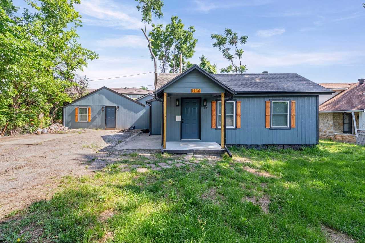1236 E 83rd Ter