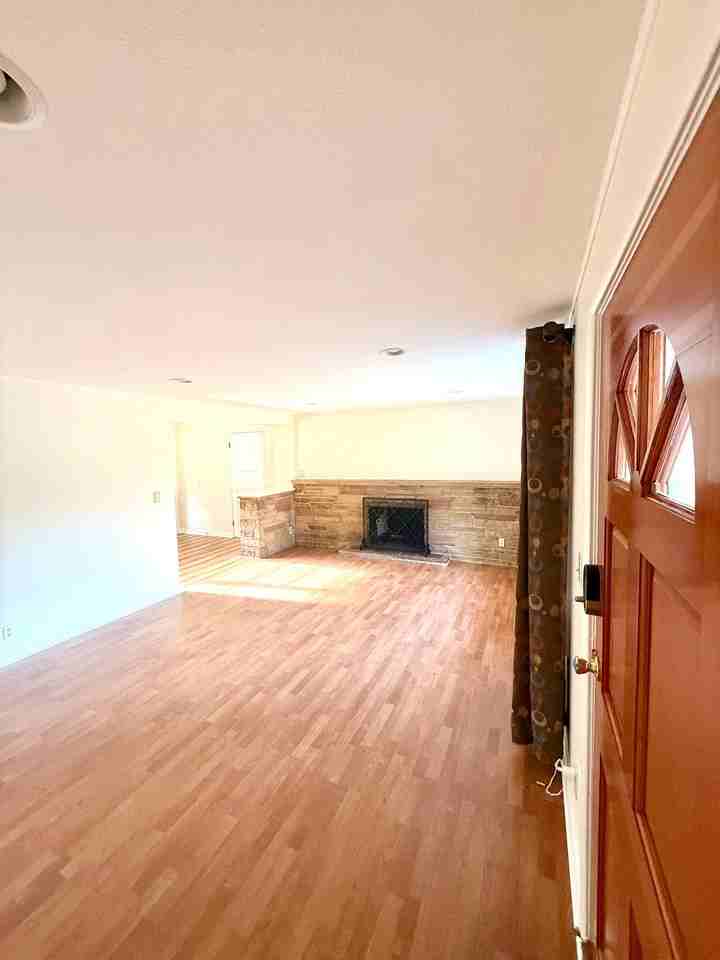 16511 22nd Ave Ne - Photo 2 of 19
