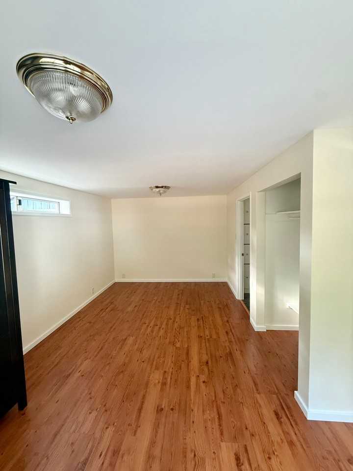 16511 22nd Ave Ne - Photo 5 of 19