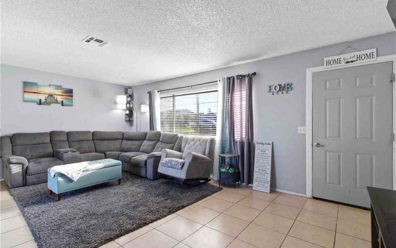 12561 Shamrock Ave - Photo 4 of 12