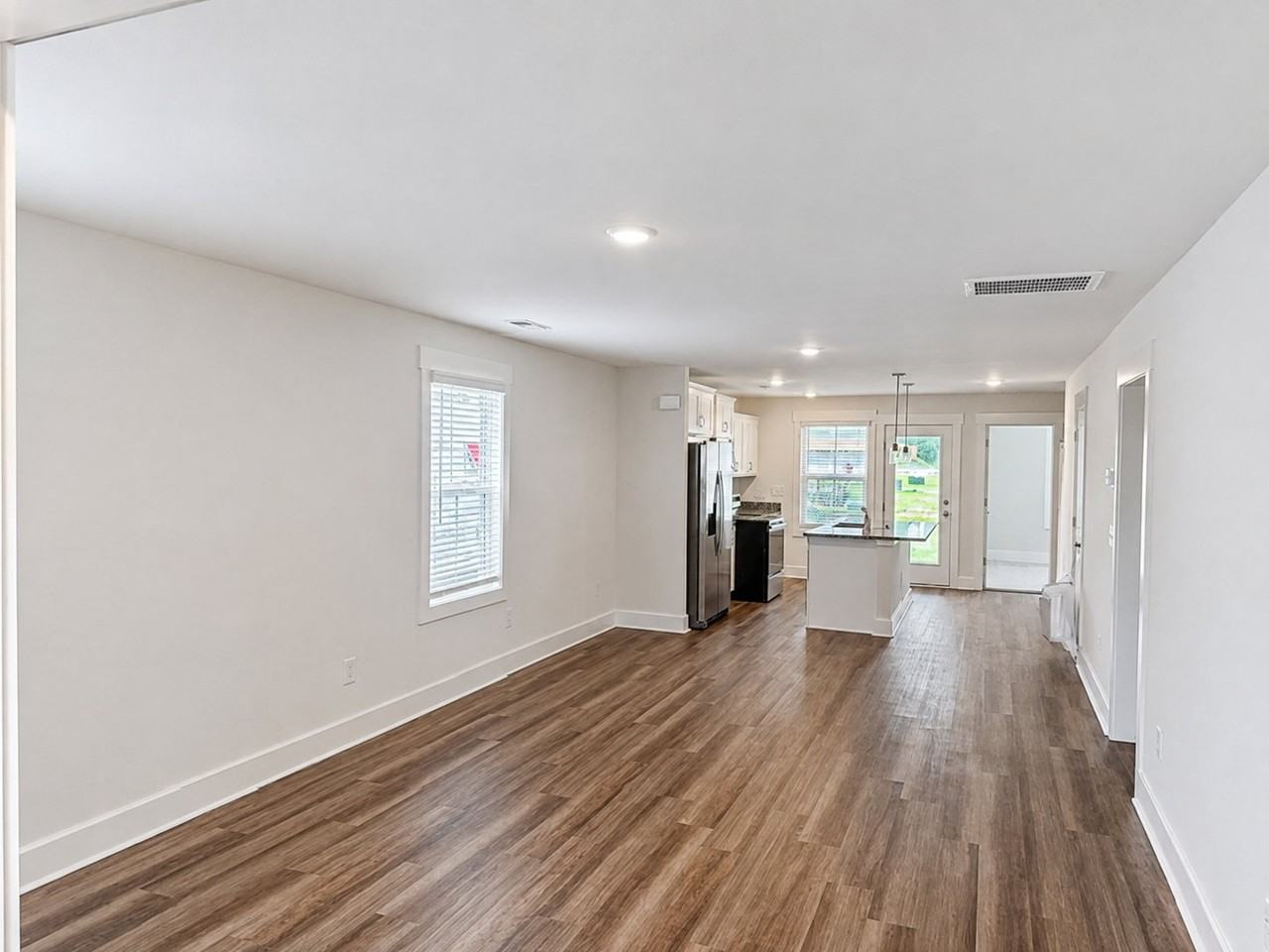 48 W Pioneer Way - Photo 3 of 16